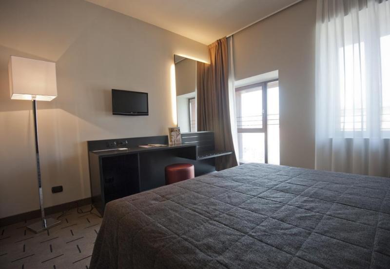 Hotel Continental Cremona Ngoại thất bức ảnh