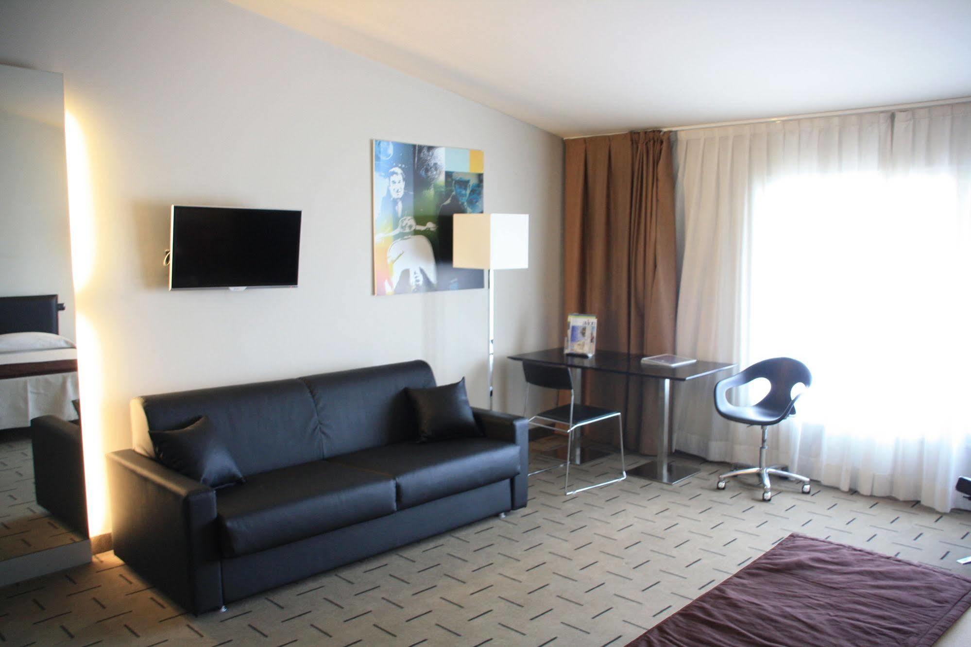 Hotel Continental Cremona Ngoại thất bức ảnh